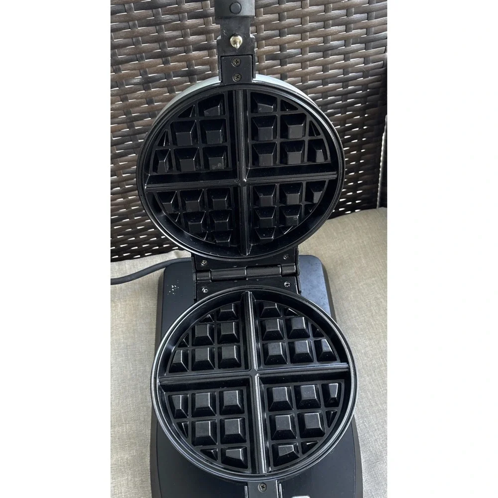 Waring Pro Thick Belgian Stainless Waffle Maker Restaurant Style WWM200BJ Cook